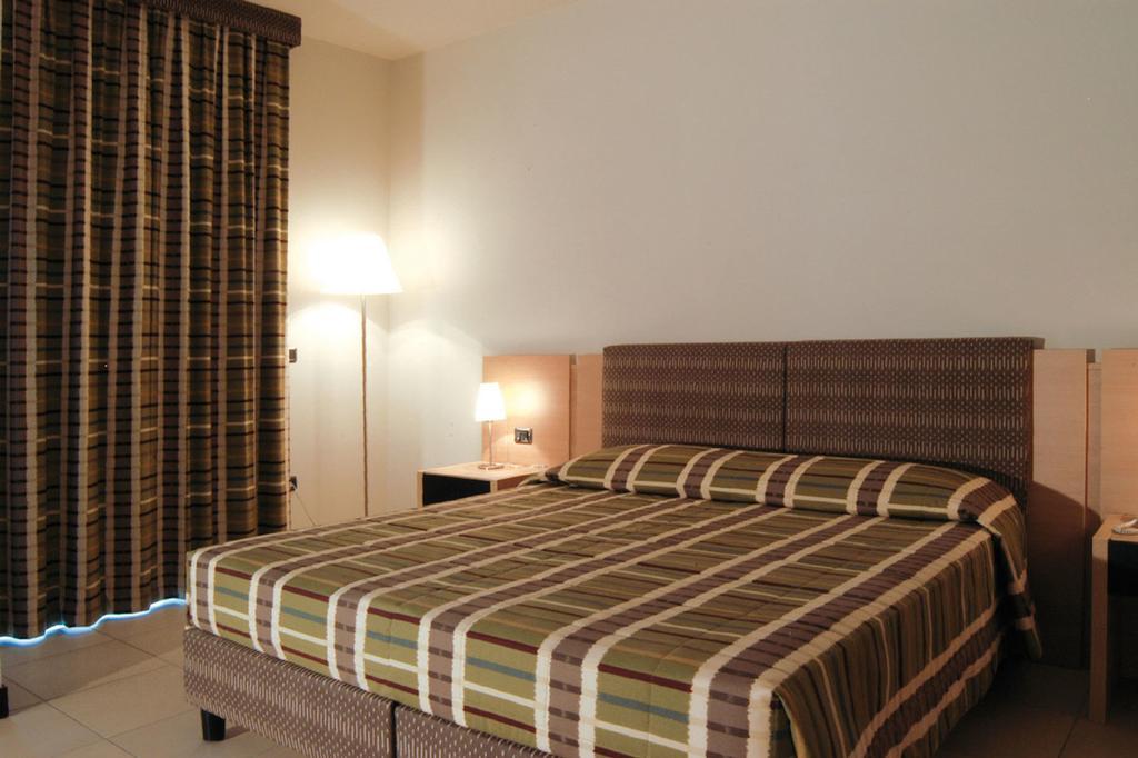 פייבה סנטו סטפנו Hotel Santo Stefano חדר תמונה