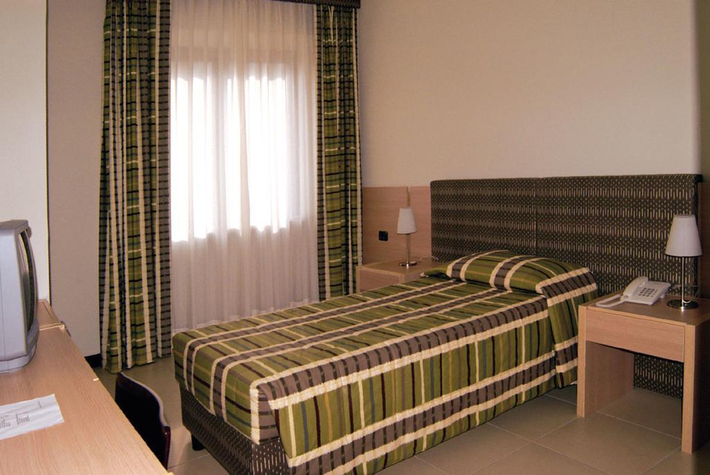 פייבה סנטו סטפנו Hotel Santo Stefano חדר תמונה