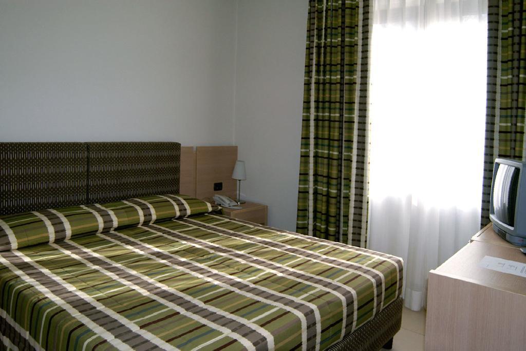 פייבה סנטו סטפנו Hotel Santo Stefano מראה חיצוני תמונה