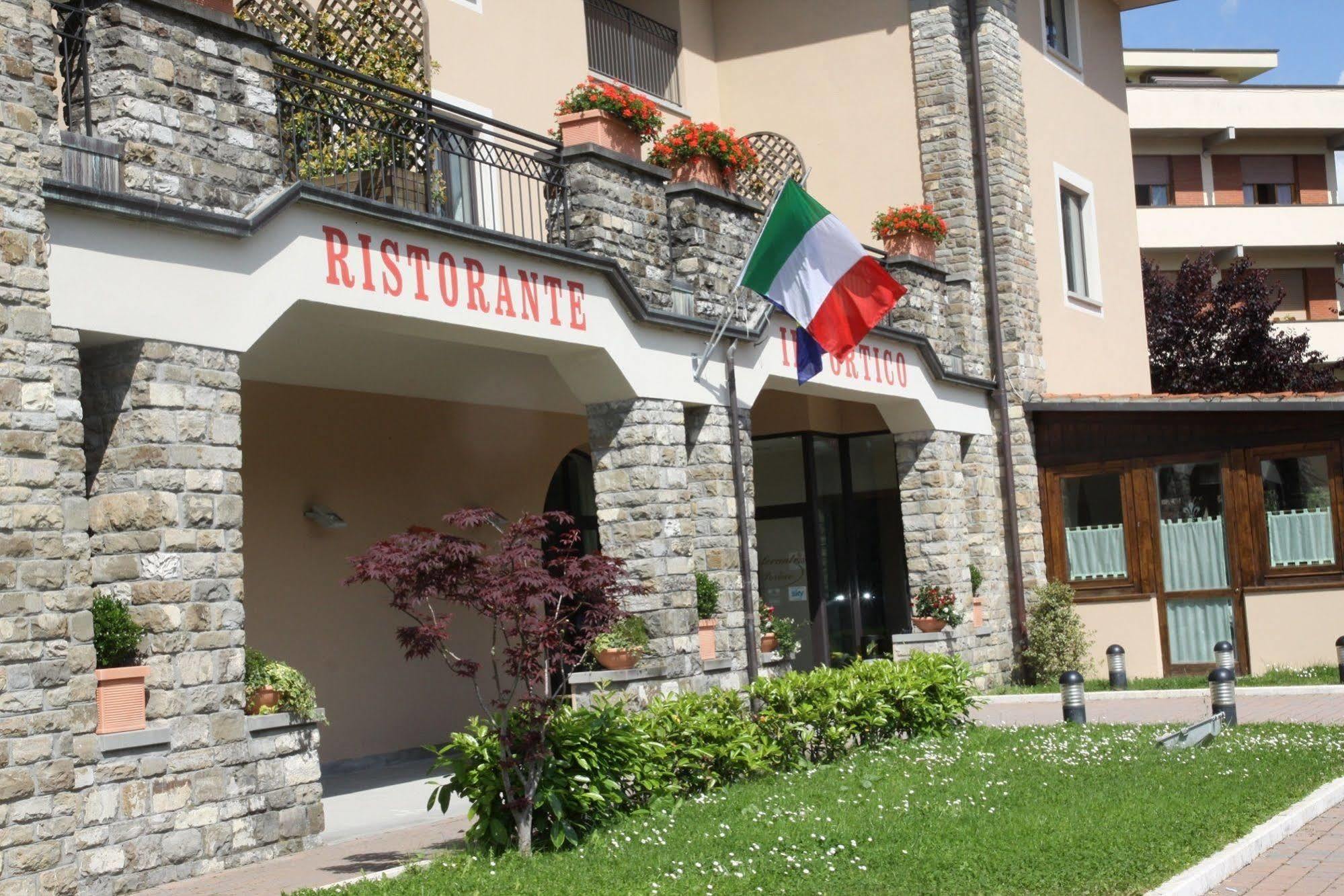פייבה סנטו סטפנו Hotel Santo Stefano מראה חיצוני תמונה