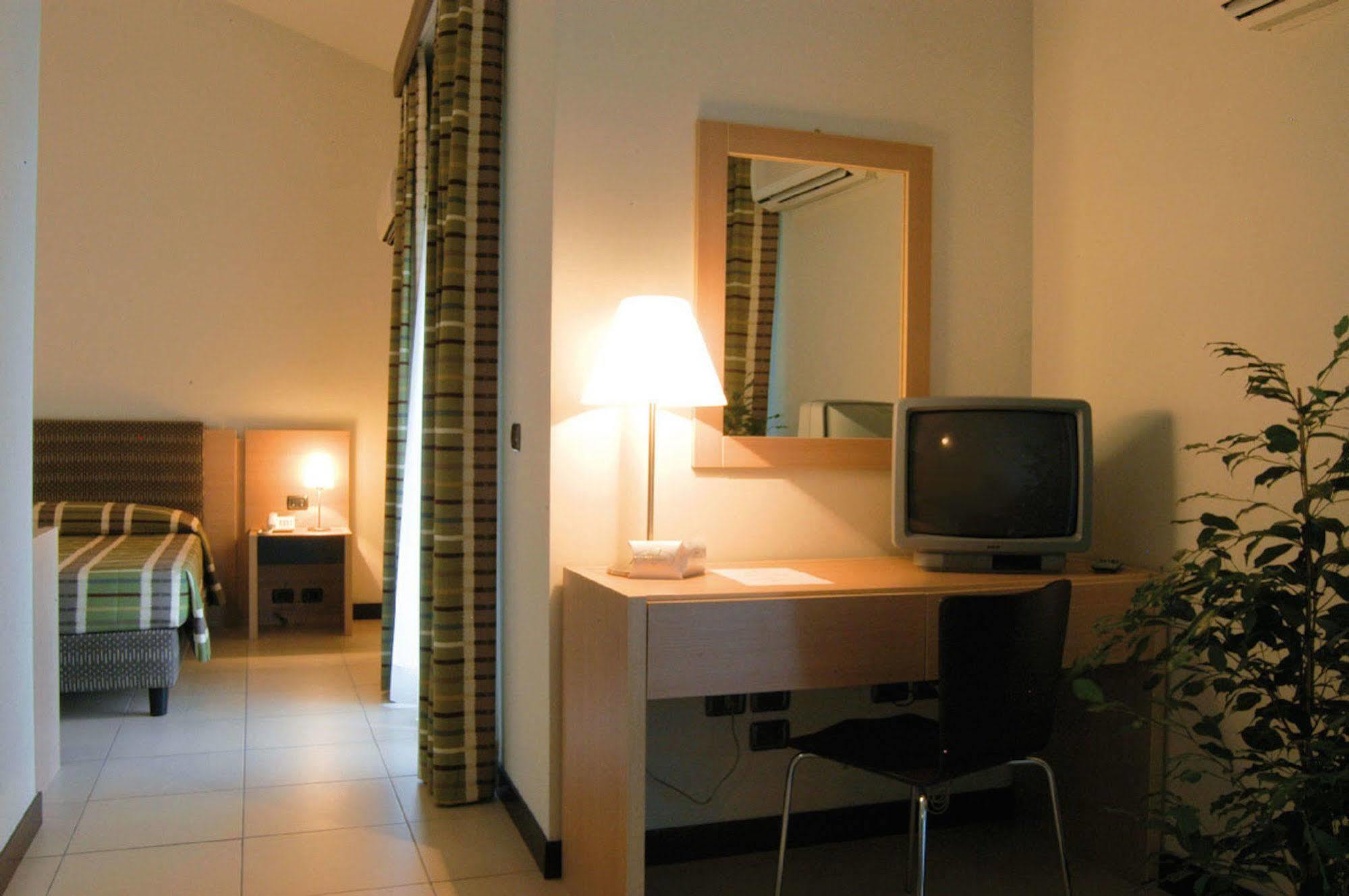 פייבה סנטו סטפנו Hotel Santo Stefano מראה חיצוני תמונה