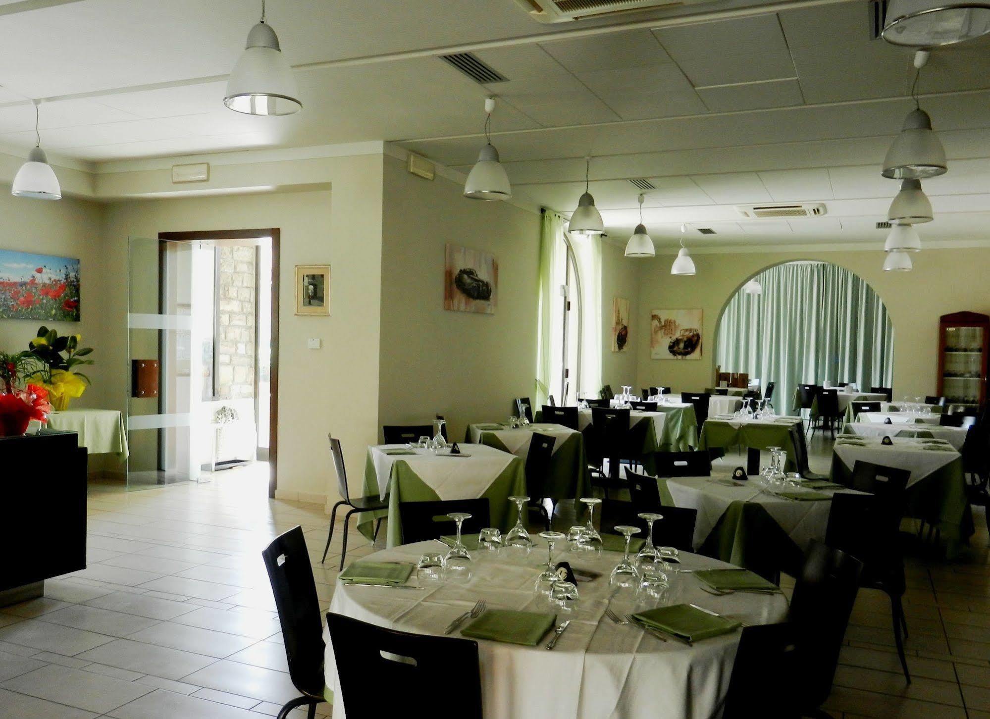 פייבה סנטו סטפנו Hotel Santo Stefano מראה חיצוני תמונה